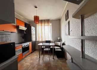 Трехкомнатная квартира на продажу, 70.4 м2, Пермь, улица Кронита