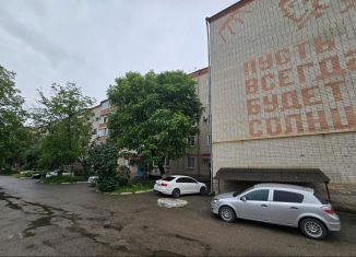 Продается 2-комнатная квартира, 50 м2, Лабинск, улица Демьяна Бедного, 107