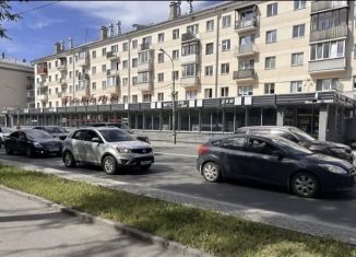 Сдаю торговую площадь, 16 м2, Псков, Октябрьский проспект, 28