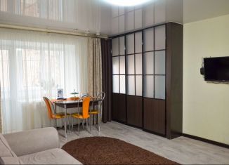 Сдаю 2-ком. квартиру, 46 м2, Йошкар-Ола, улица Якова Эшпая, 137