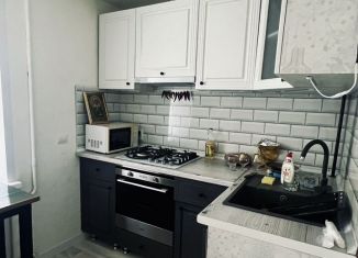 Продаю 1-комнатную квартиру, 38 м2, посёлок городского типа Медведево, улица Терешковой, 18