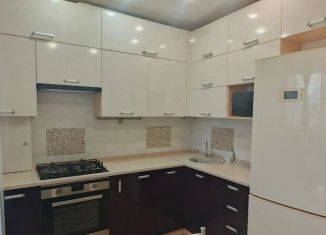 1-ком. квартира в аренду, 40 м2, Йошкар-Ола, улица Петрова, 30, микрорайон Мирный