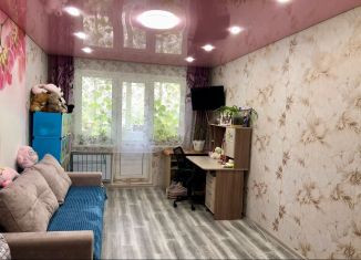 Продаю 2-ком. квартиру, 50.6 м2, Златоуст, проспект имени Ю.А. Гагарина, 8-я линия, 12