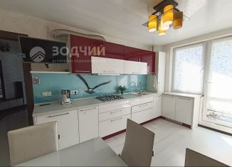 Продаю трехкомнатную квартиру, 82.9 м2, Чебоксары, Радужная улица, 7