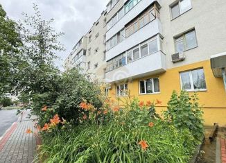 Продается 2-ком. квартира, 47.8 м2, Старый Оскол, микрорайон Рудничный, 8