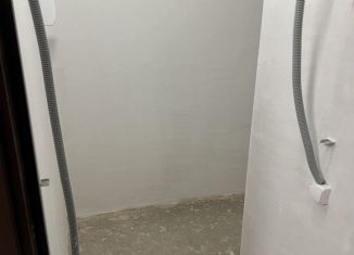 Сдам в аренду гараж, 10 м2, Бугры, Английская улица, 4к1