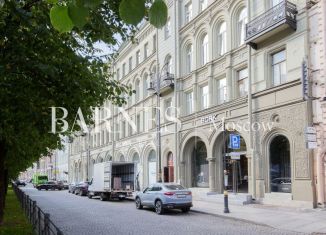 Аренда 2-ком. квартиры, 64.2 м2, Санкт-Петербург, Большая Конюшенная улица, 13, метро Гостиный двор