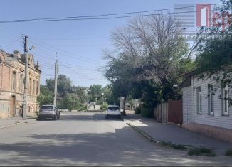 Помещение свободного назначения на продажу, 135.7 м2, Астрахань, улица Набережная 1 Мая, 128