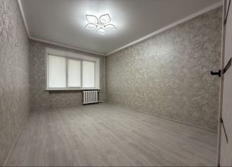 Продажа 2-ком. квартиры, 46 м2, Азнакаево, улица Ямашева, 10