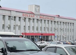 Продается торговая площадь, 200 м2, Махачкала, улица Эмирова, 19, Кировский внутригородской район