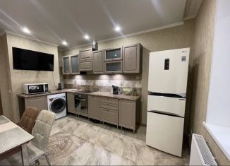 Сдается 1-ком. квартира, 40 м2, Тюмень, улица Мельникайте, 2к7, ЖК Горизонт