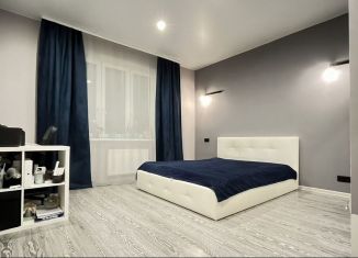 Продажа 2-ком. квартиры, 80 м2, Калининград, улица Молодой Гвардии, 11