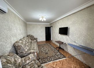 Сдается в аренду двухкомнатная квартира, 50 м2, Дагестан, улица Х. Тагиева, 33Дк2