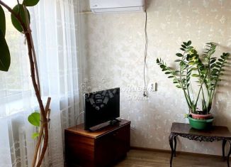 Продам трехкомнатную квартиру, 58 м2, Волгоградская область, Рабоче-Крестьянская улица, 49