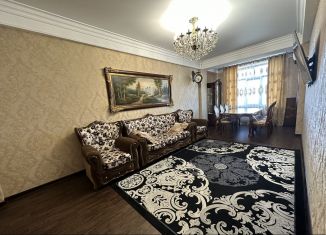 Сдаю в аренду двухкомнатную квартиру, 60 м2, Дагестан, улица М. Халилова, 30А
