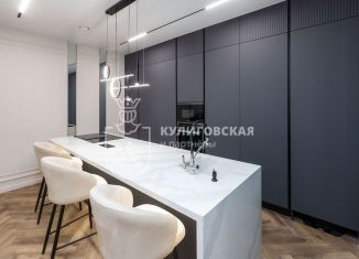 Продается 4-комнатная квартира, 115 м2, Екатеринбург, Машинная улица, 1В, метро Чкаловская