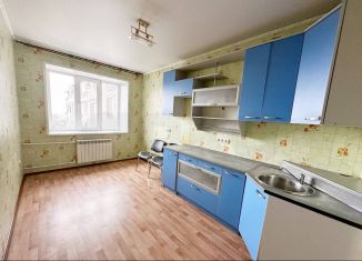 Продам 3-комнатную квартиру, 82.5 м2, Татарстан, улица Калинина, 60