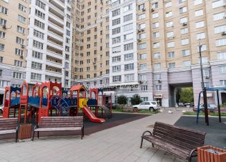 Продается трехкомнатная квартира, 96 м2, Красногорск, улица Вилора Трифонова, 1