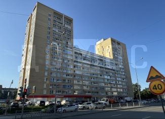 Продаю 2-комнатную квартиру, 62.5 м2, Екатеринбург, метро Уралмаш, улица Бакинских Комиссаров, 113