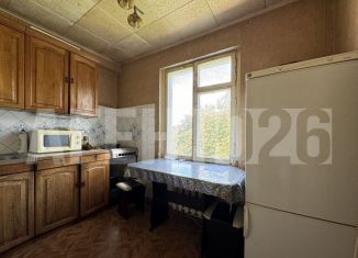 Продаю 2-ком. квартиру, 47 м2, Ставрополь, улица Доваторцев, 53/2, микрорайон № 32