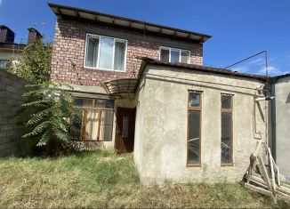 Продаю 3-комнатную квартиру, 80 м2, Дагестан, улица Назарова, 5