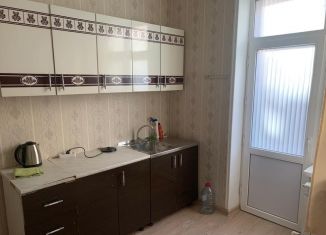 Сдам в аренду 2-ком. квартиру, 687 м2, Махачкала, улица Орлова, 7