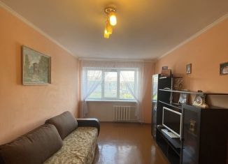 Продам 3-ком. квартиру, 60 м2, Магнитогорск, улица Доменщиков, 19