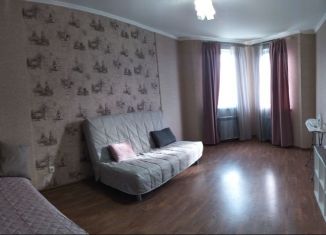 Аренда 1-ком. квартиры, 45 м2, Омск, проспект Комарова, 21к2