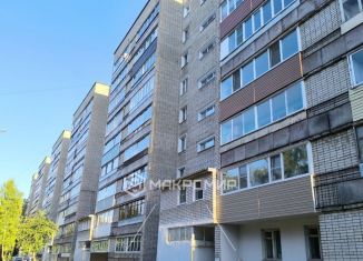 Продажа 2-комнатной квартиры, 47.6 м2, Киров, улица Дзержинского, 60