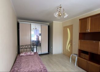 Сдается в аренду 3-комнатная квартира, 50 м2, Крымск, Пролетарская улица