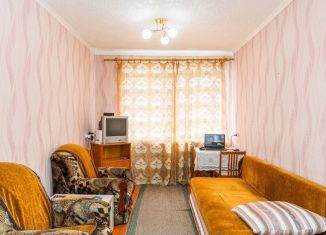 Продам 3-комнатную квартиру, 48 м2, Нязепетровск, улица Розы Люксембург, 1