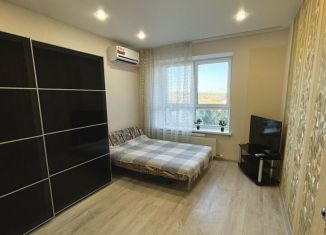 Сдам 1-ком. квартиру, 40 м2, Казань, улица Азата Аббасова, 23А, ЖК Весна 2