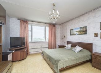 Продам трехкомнатную квартиру, 85 м2, Москва, метро Мякинино, улица Исаковского, 2к1