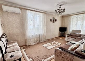 Сдаю 2-ком. квартиру, 60 м2, Каспийск, улица Орджоникидзе, 24