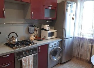 Сдается трехкомнатная квартира, 65 м2, Новомосковск, Молодёжная улица, 6