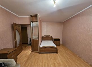 Сдача в аренду 1-ком. квартиры, 40 м2, Москва, улица Шолохова, 8к1, метро Боровское шоссе