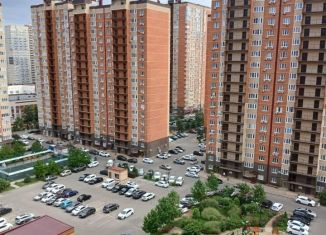 Продажа 3-ком. квартиры, 85 м2, Краснодар, улица имени Героя Георгия Бочарникова, 12