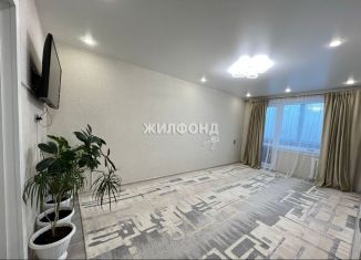 Продам 3-комнатную квартиру, 59.9 м2, Новосибирск, улица Петухова, 76, Кировский район