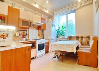 Сдается в аренду 2-ком. квартира, 50 м2, Самара, проспект Кирова, 143, метро Безымянка