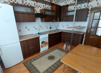 Сдам двухкомнатную квартиру, 60 м2, Алтайский край, улица Чеглецова, 11А