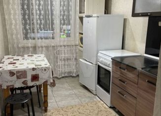 Продам 2-ком. квартиру, 56.3 м2, Невинномысск, улица Калинина, 180