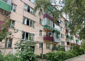 Продается трехкомнатная квартира, 59 м2, Куровское, Советская улица, 82