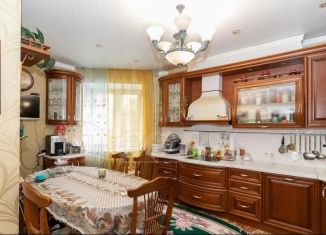 Продажа 3-комнатной квартиры, 136 м2, Тюмень, улица Герцена, 45