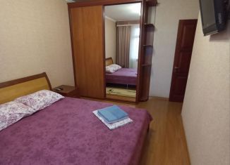 Сдача в аренду 2-ком. квартиры, 60 м2, Симферополь, улица Самокиша, 10А