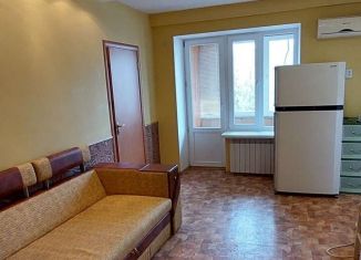 Сдается в аренду 3-ком. квартира, 58 м2, Керчь, улица Победы, 14