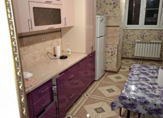 Аренда 3-ком. квартиры, 85 м2, Владикавказ, улица Генерала Дзусова, 22