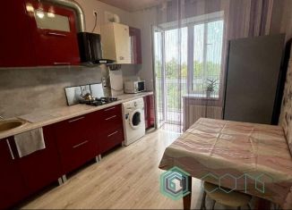 Продаю 1-комнатную квартиру, 38 м2, Калининград, улица Лукашова