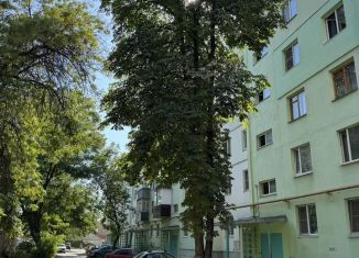 Продажа 2-комнатной квартиры, 52 м2, Таганрог, улица Сергея Лазо, 7