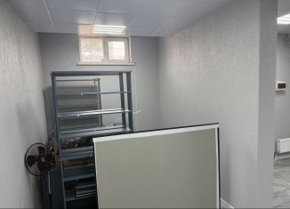 Сдаю в аренду торговую площадь, 15 м2, Новороссийск, улица Котанова, 4