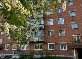 Продам 3-ком. квартиру, 59.7 м2, Алексин, улица Макаренко, 6